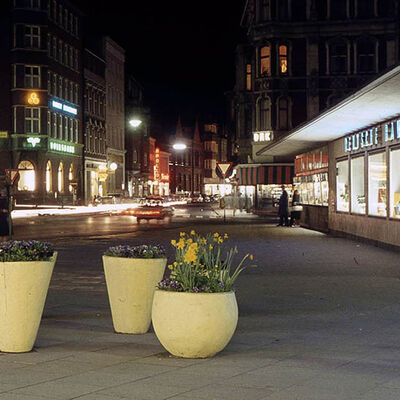 Blick in die K&ouml;nigstra&szlig;e aus Richtung Holstenplatz