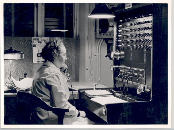 Bild vergr&ouml;&szlig;ern: Telefon