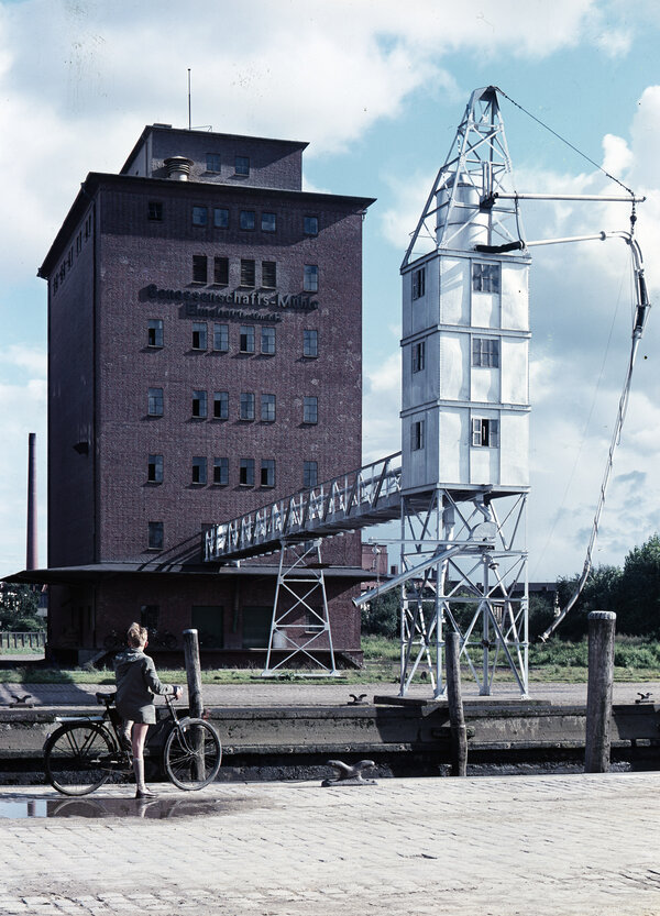 Bild vergr&ouml;&szlig;ern: 6-c-Foto_Koop_Ordner_09_Hafen_S&uuml;dufer_Genossenschaftsm&uuml;hle_01_JPG