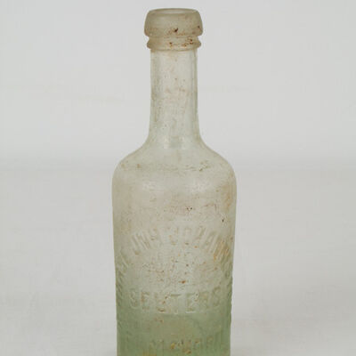 2008-0148 Mineralwasserflasche