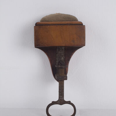 A-0293 Nadelkissen mit Halterung
