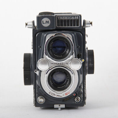 1993-0312-0004 Yashica 44