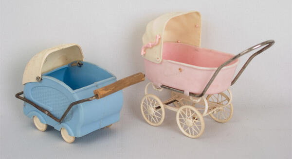 Bild vergr&ouml;&szlig;ern: kinderwelten-rosa-blau-puppenwagen