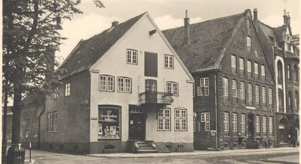 Bild vergr&ouml;&szlig;ern: Blick-auf-Moehringsches-Haus-Koenigstrasse-Elmshorn